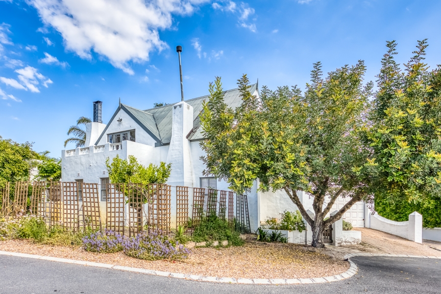 4 Bedroom Property for Sale in Zevendal Western Cape